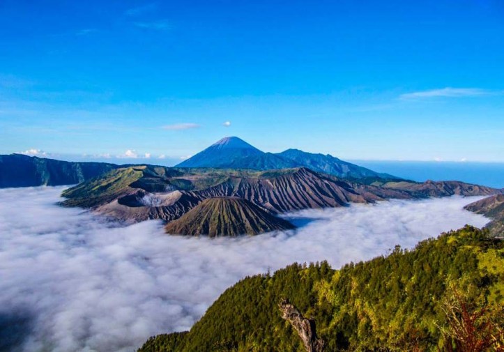 How to enjoy Mount Bromo tour without crowd people